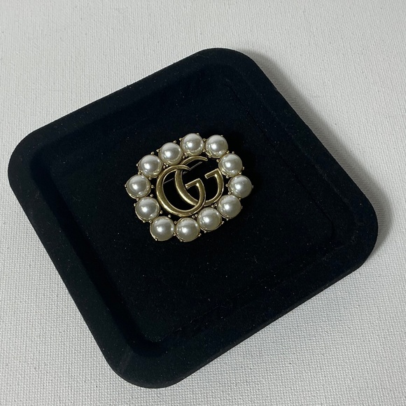 Gucci Gold Vintage GG Brooch - Picture 1 of 3